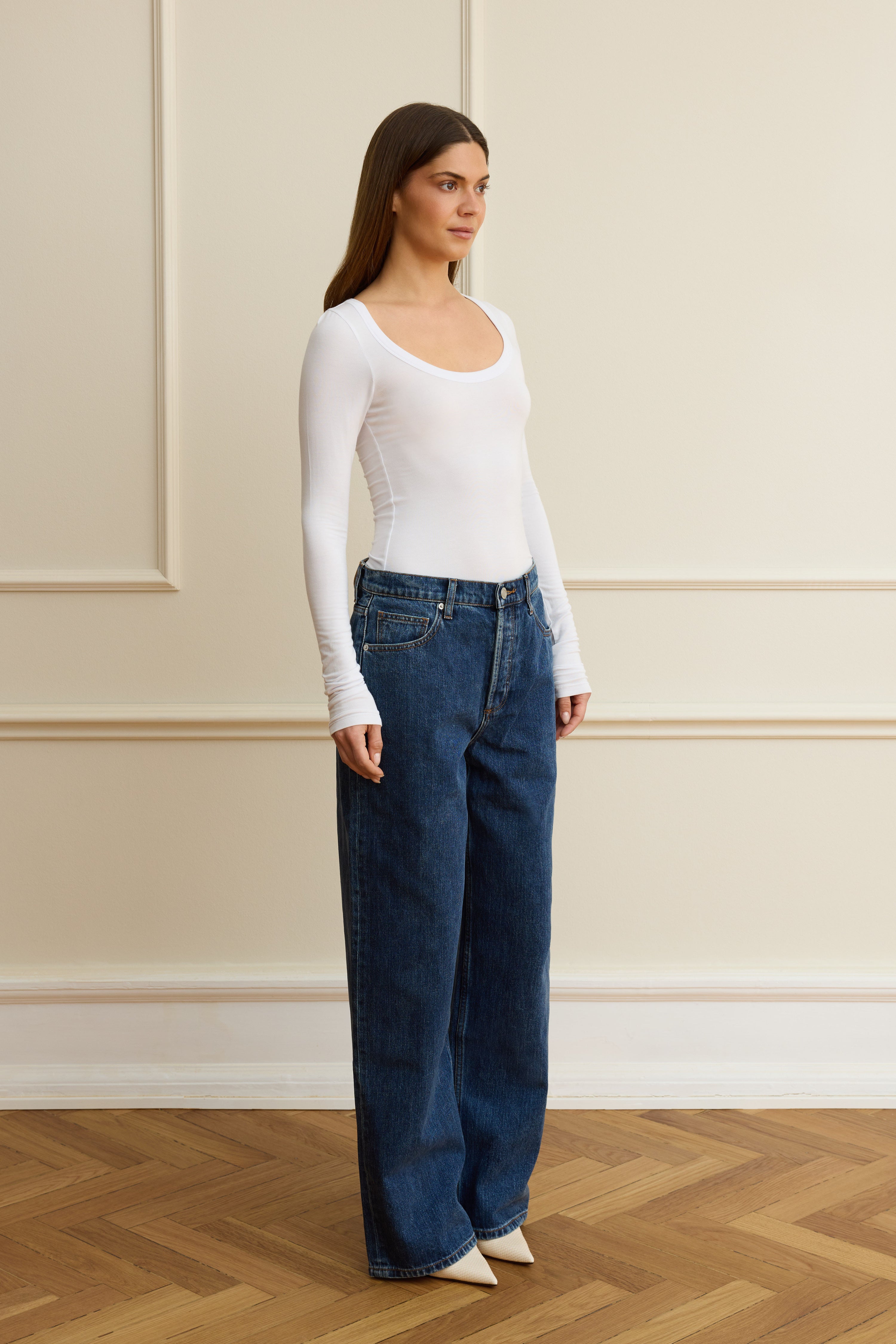White soft curve top