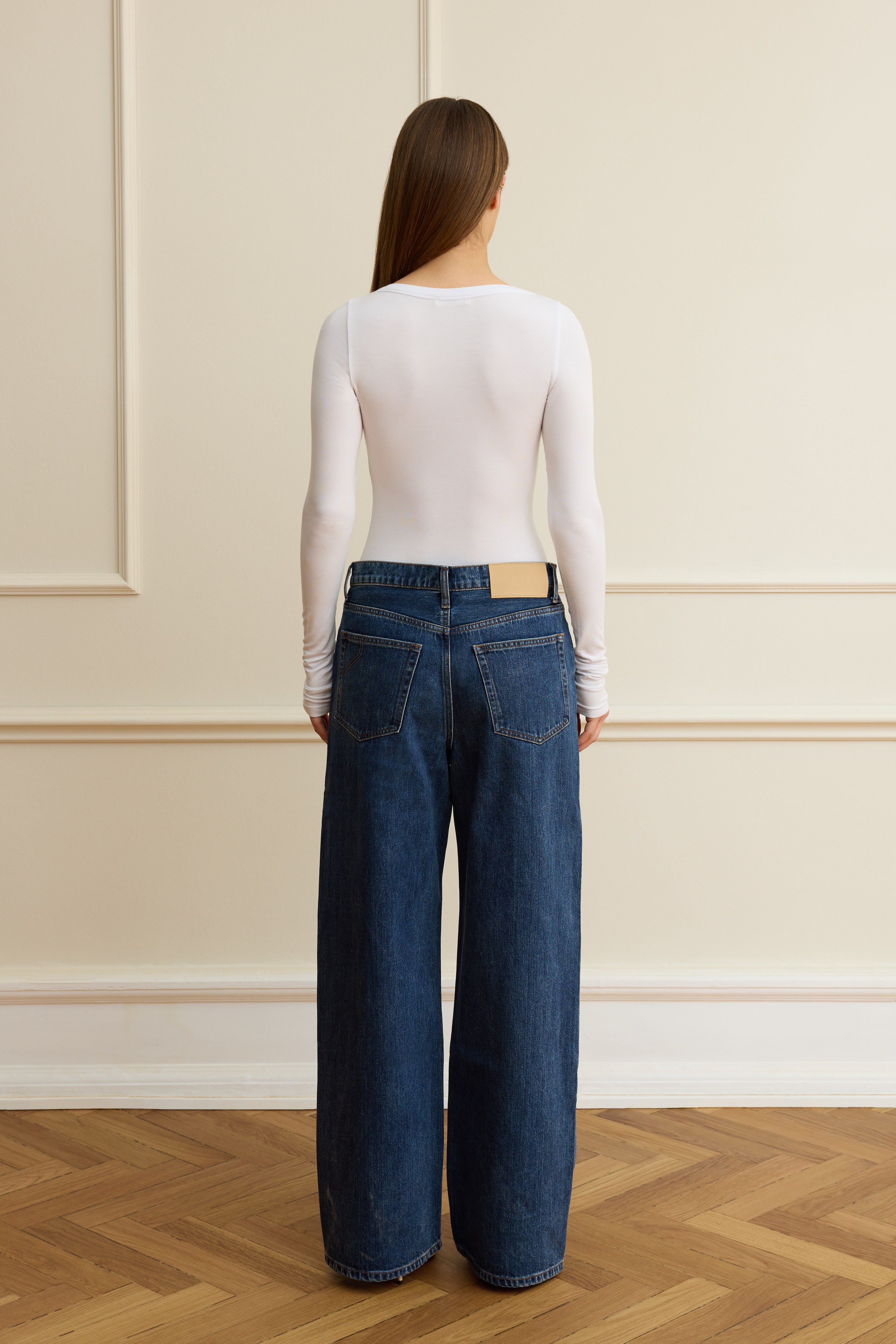 White soft curve top