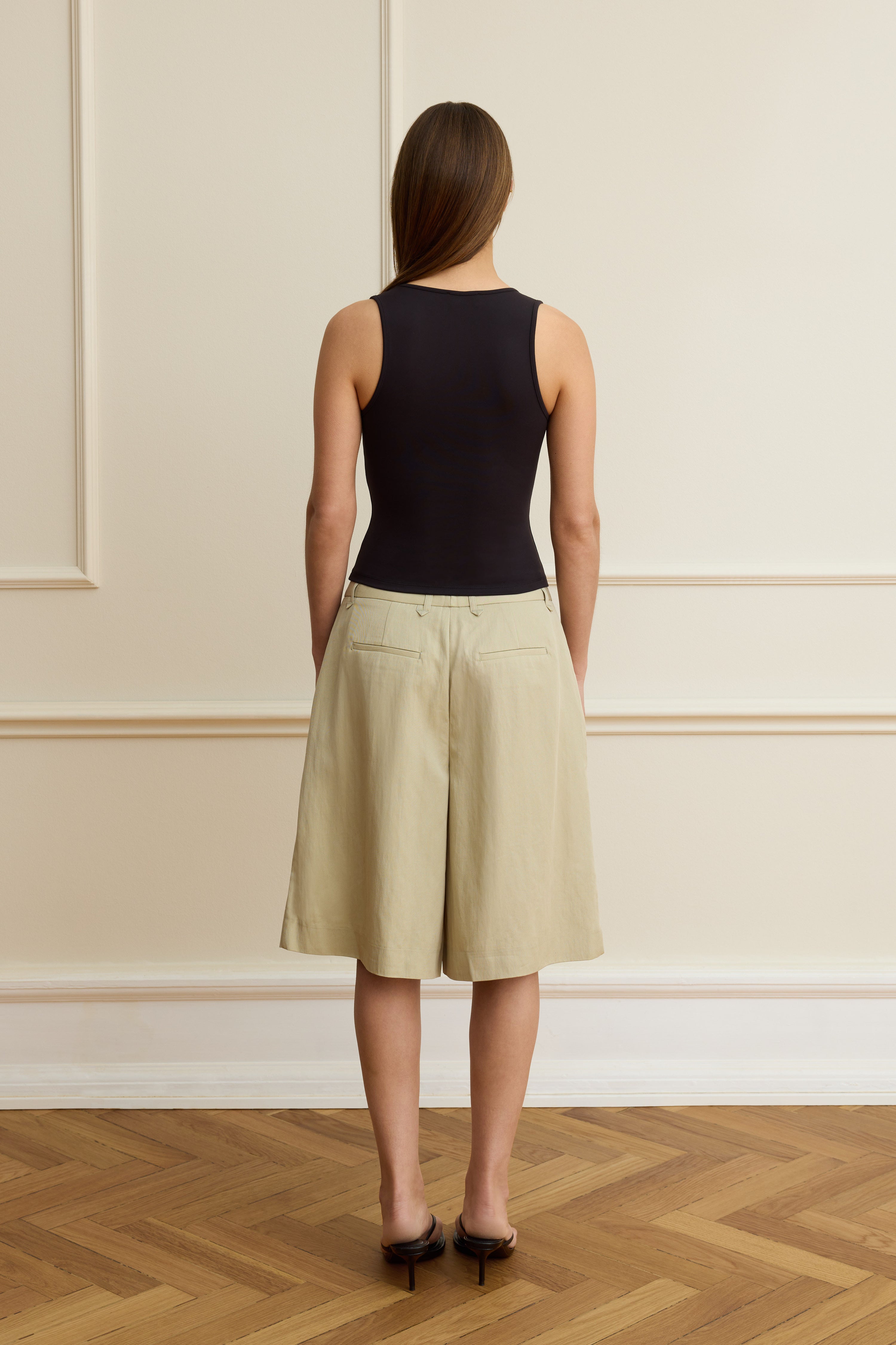 Black contour v-neck top