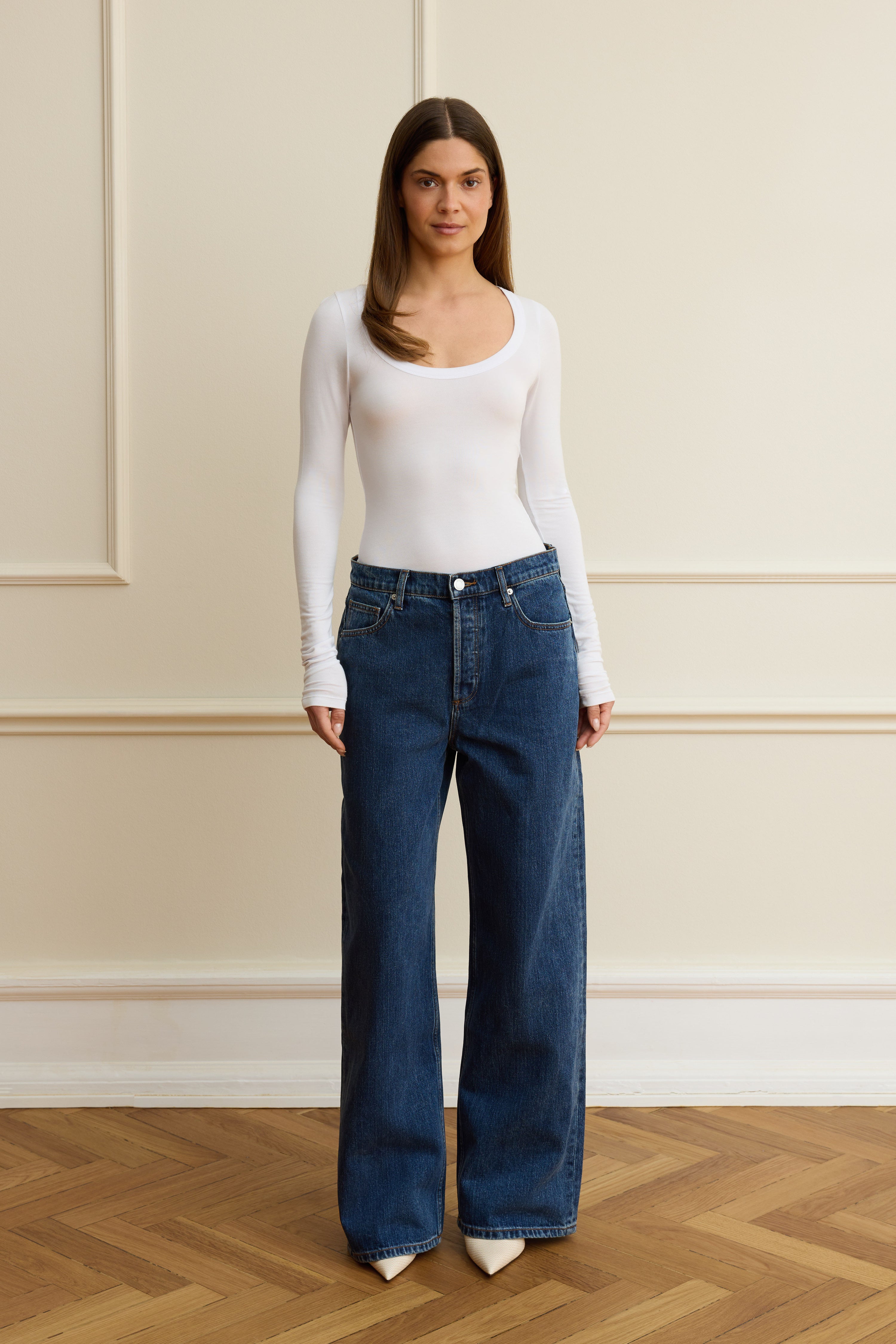 White soft curve top