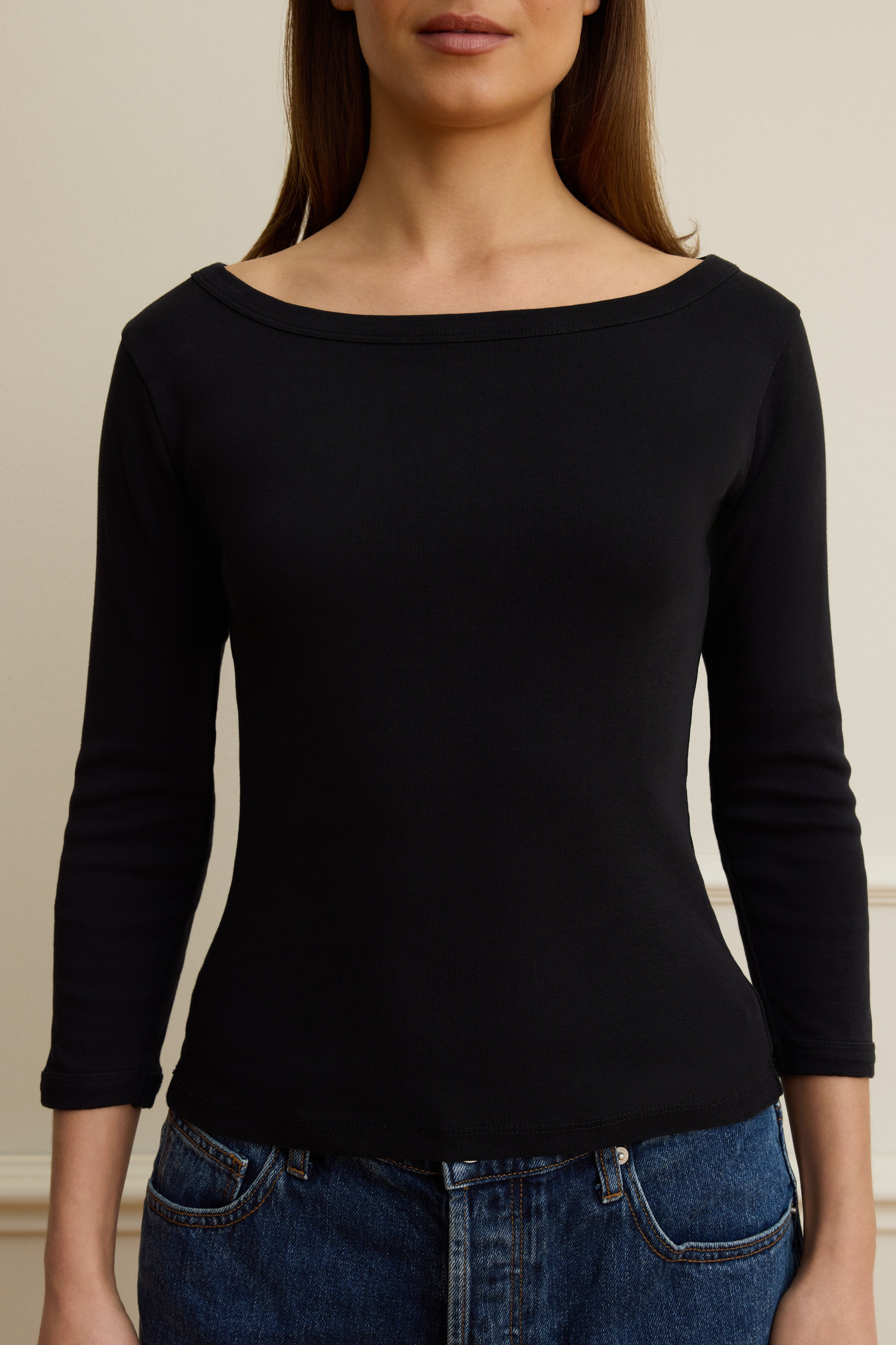 Black boat neck tee