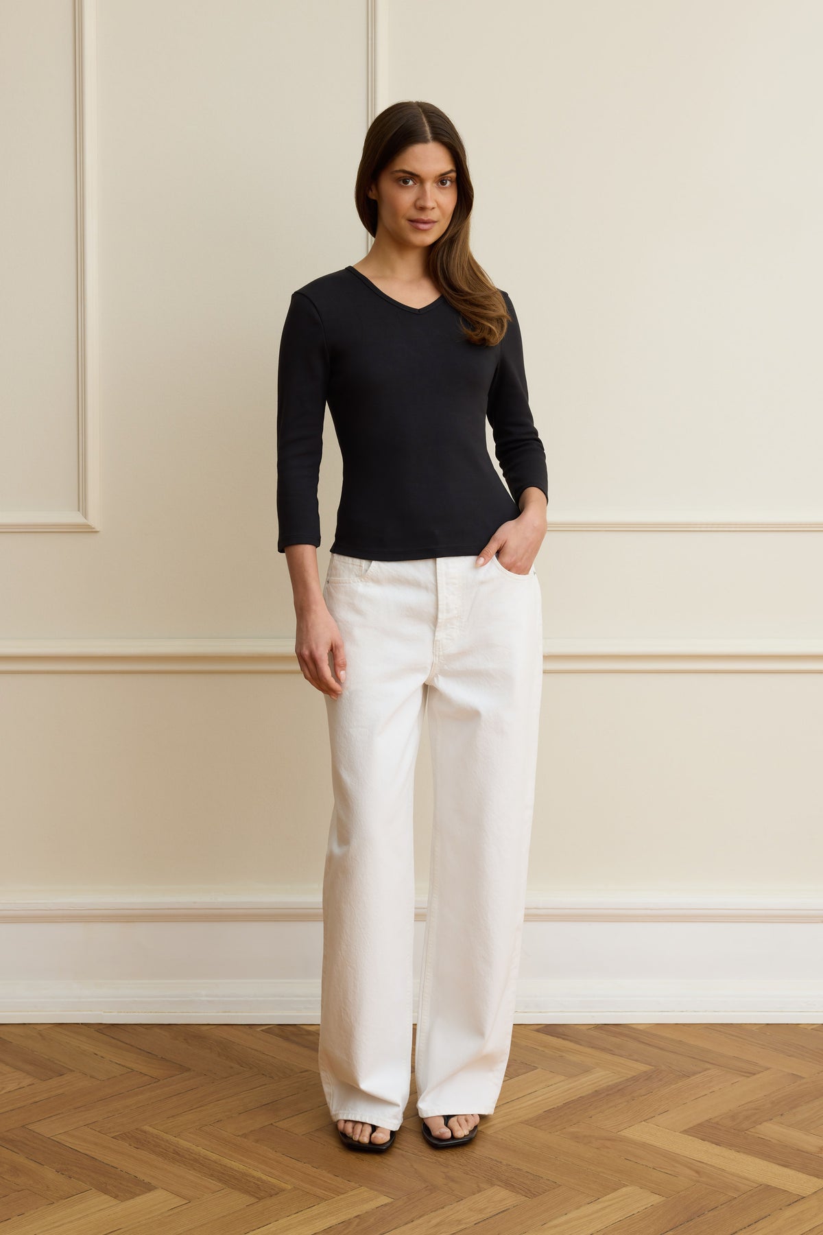 Black v-neck tee